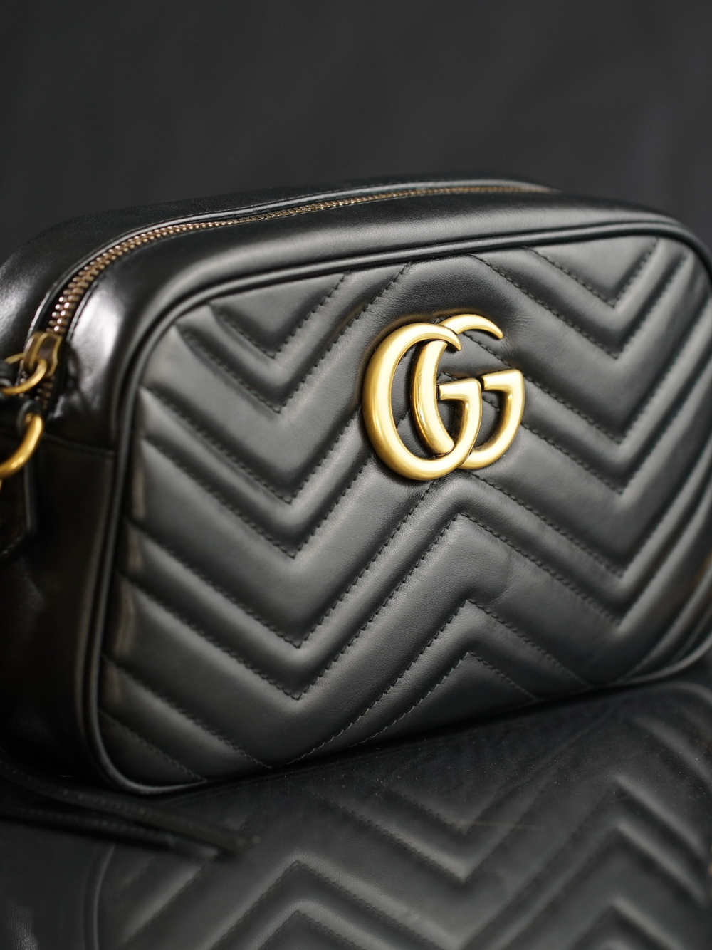 best discount designer websites - black gucci marmont camera bag