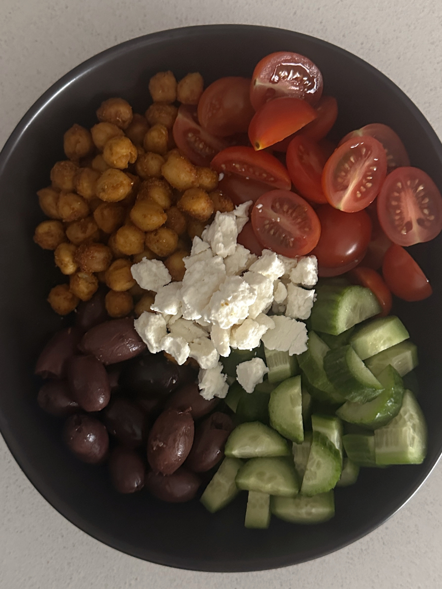 vegan mediterranean salad with chickpeas