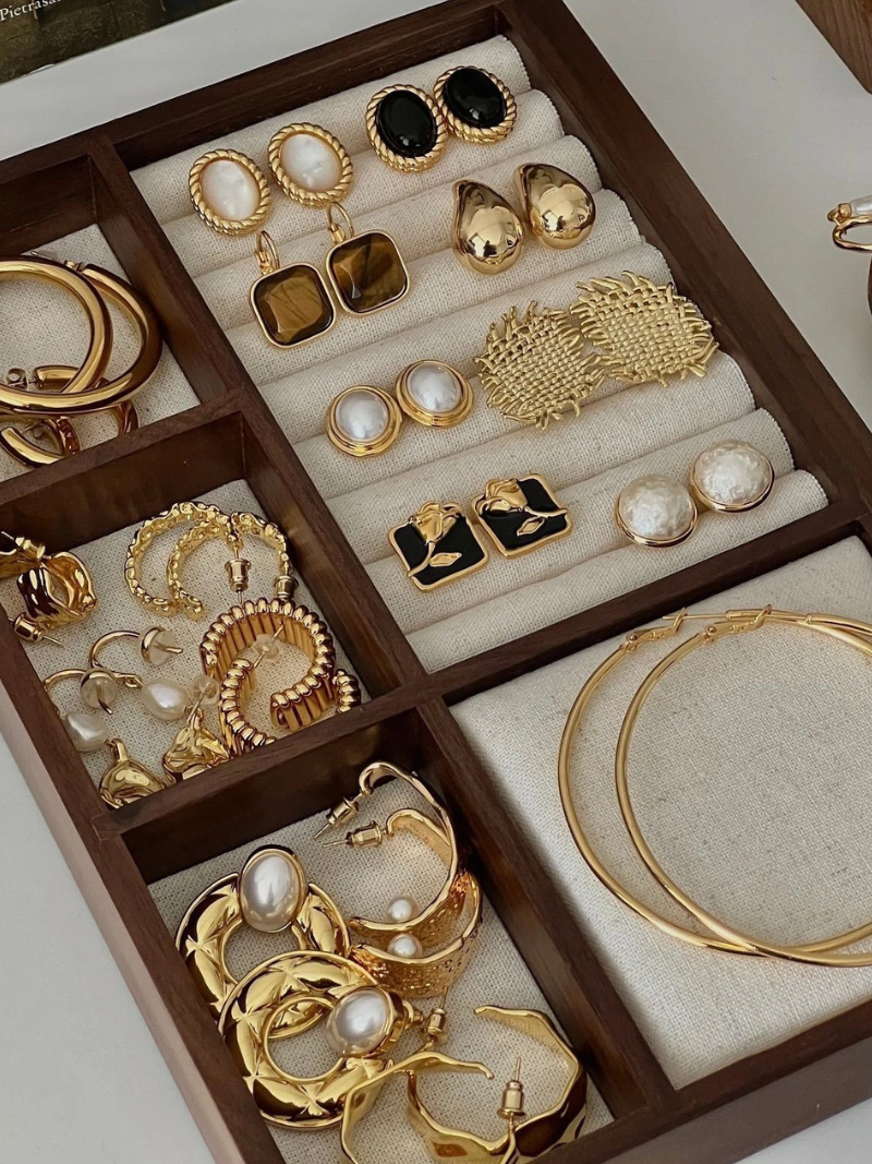 what to look for when buying gold jewelry